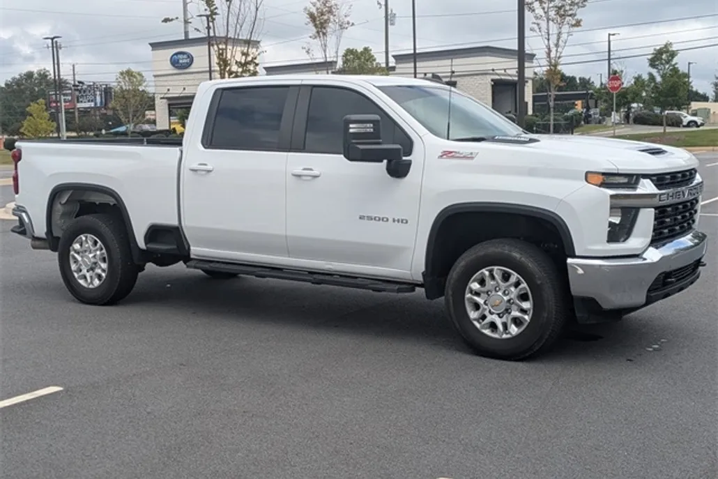 2023 Chevrolet Silverado 2500HD LT photo 1