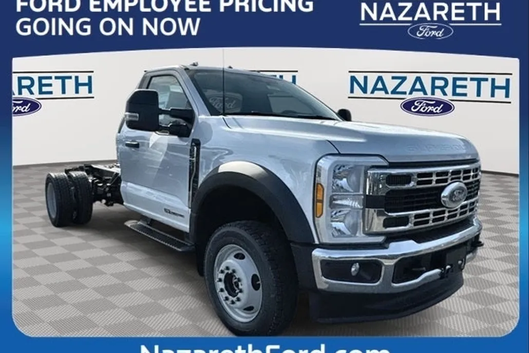 2025 Ford F-550 photo 1