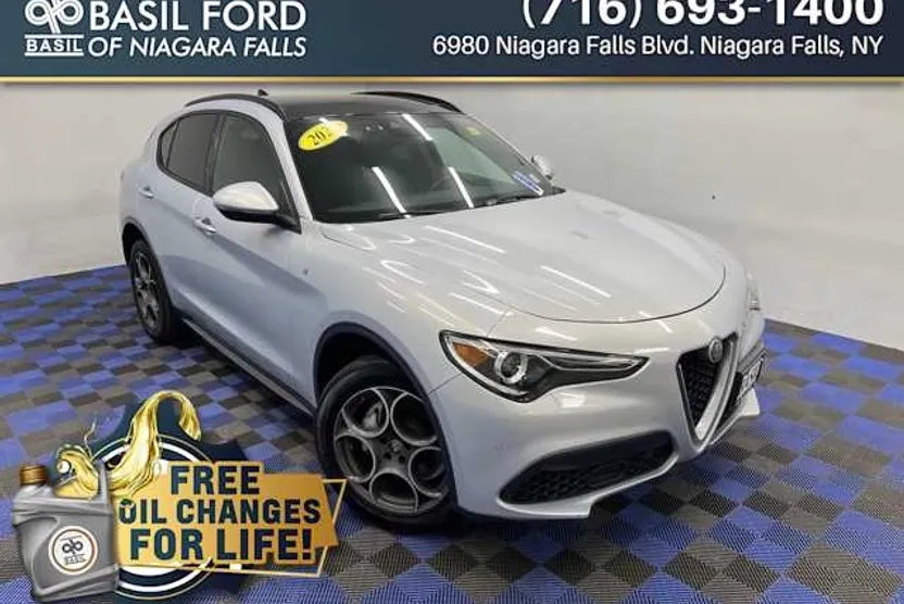 2022 Alfa Romeo Stelvio Ti photo 1