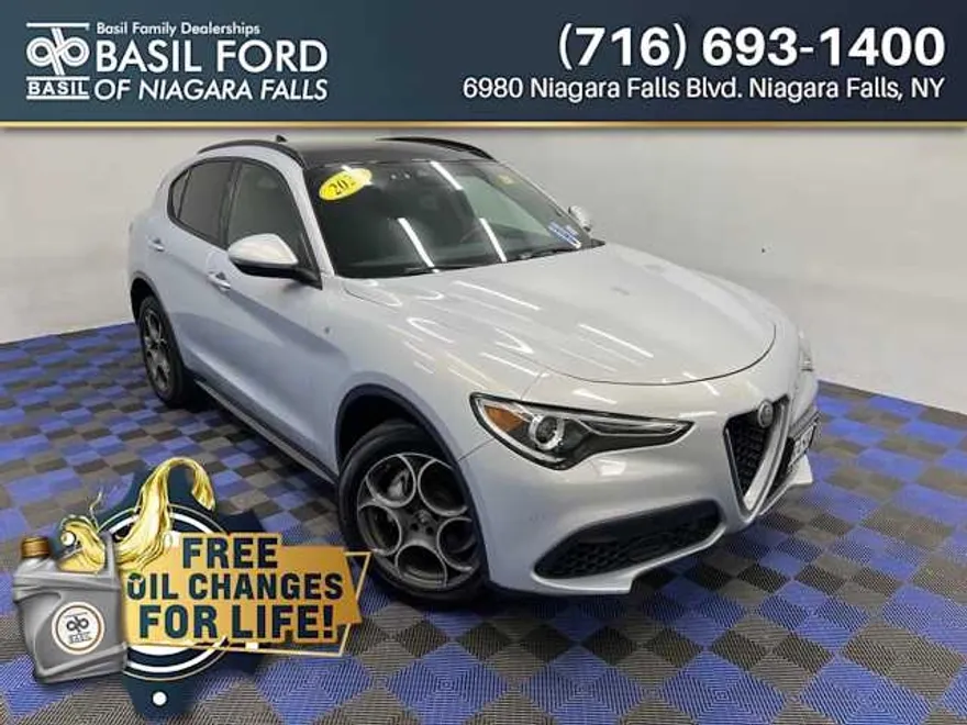 2022 Alfa Romeo Stelvio Ti photo 1