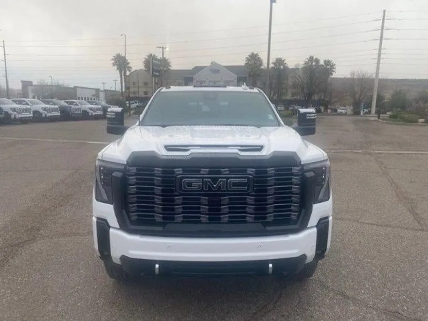 2025 Gmc Sierra 2500 HD Denali Ultimate photo 2
