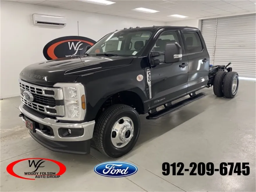 2025 Ford F-350 photo 1