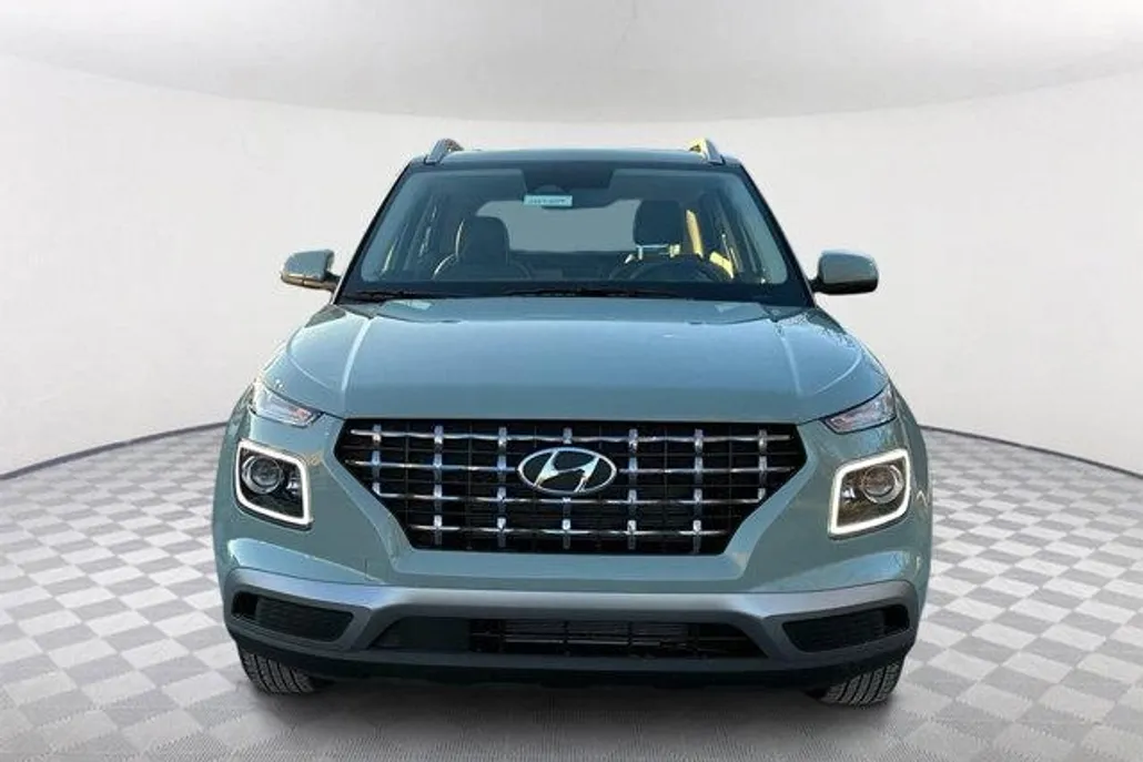 2025 Hyundai Venue Limited photo 1