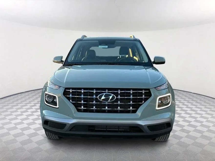 2025 Hyundai Venue Limited photo 1