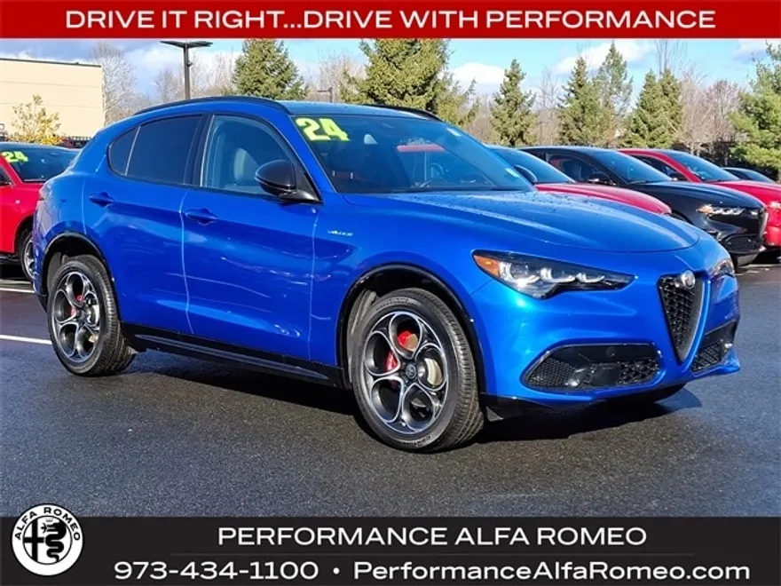 2024 Alfa Romeo Stelvio Ti photo 1