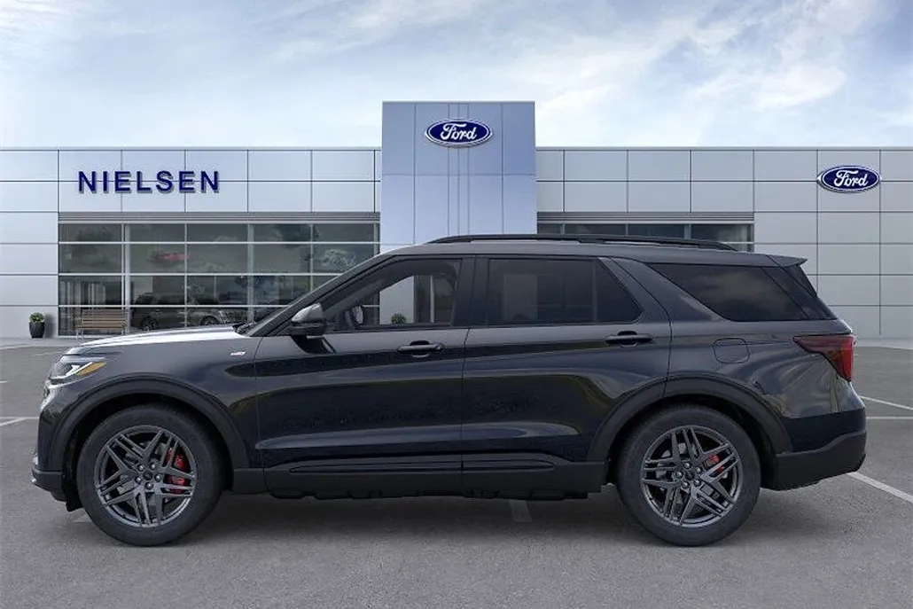 2025 Ford Explorer ST-Line photo 1