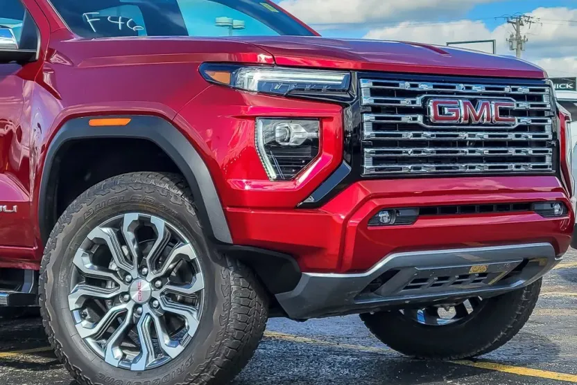 2026 Gmc Canyon Denali photo 1