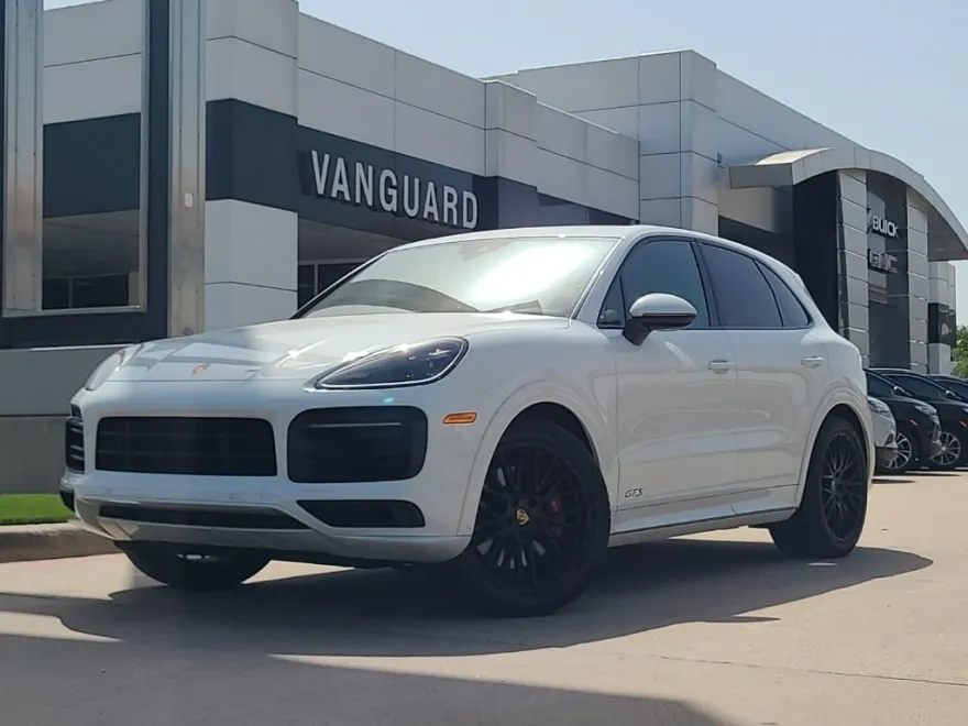 2022 Porsche Cayenne GTS photo 1