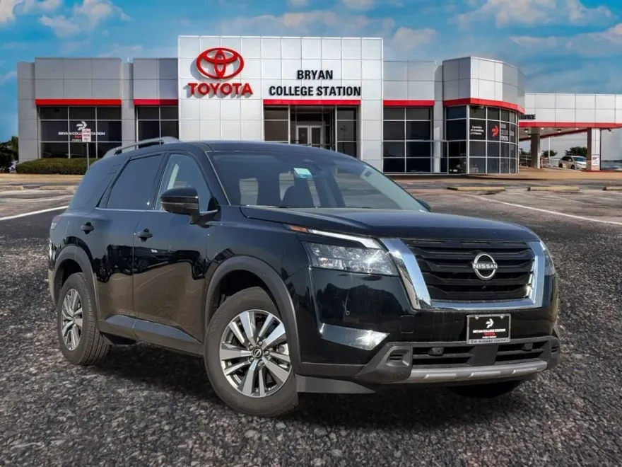 2025 Nissan Pathfinder SL photo 1