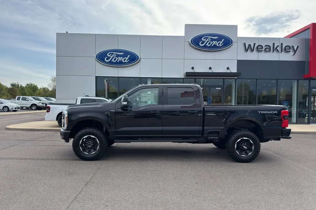 2026 Ford F-250 Platinum photo 1