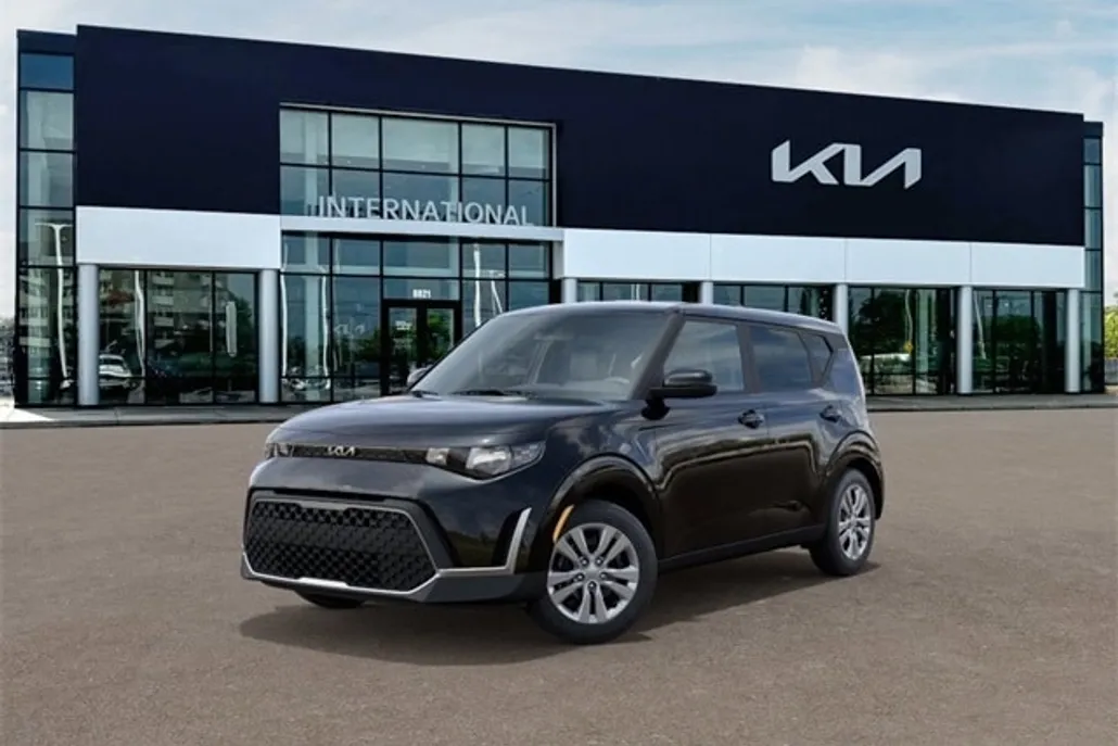 2025 Kia Soul LX photo 1
