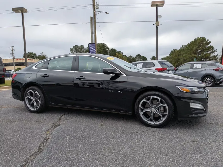 2024 Chevrolet Malibu 1LT photo 1