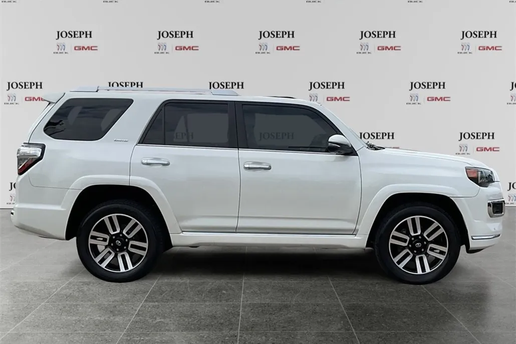 2022 Toyota 4Runner Limited photo 1