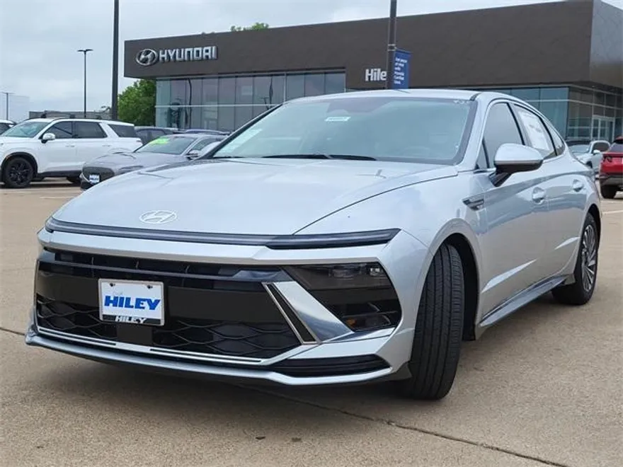 2025 Hyundai Sonata Hybrid SEL photo 1