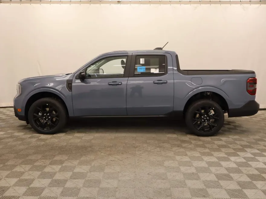 2025 Ford Maverick Lariat photo 1
