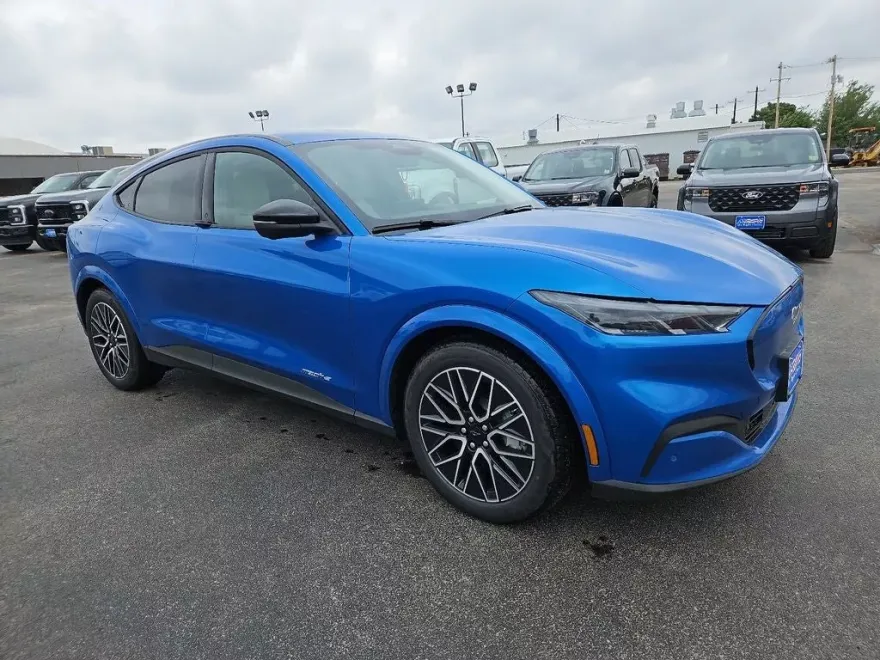 2025 Ford Mustang Mach-E Premium photo 1