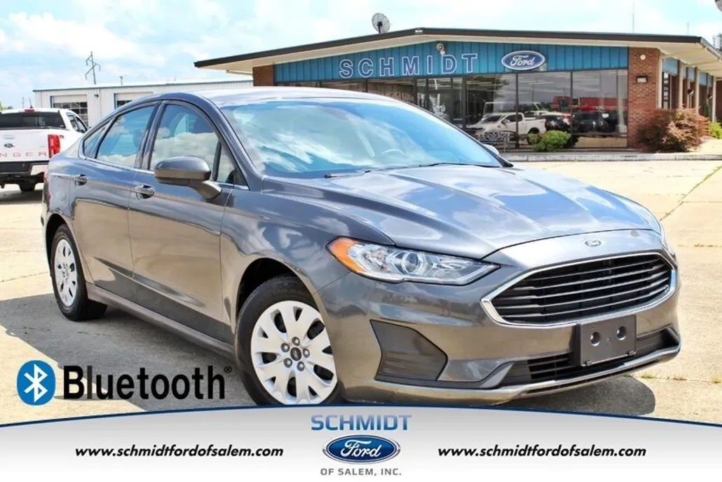 2020 Ford Fusion S photo 1