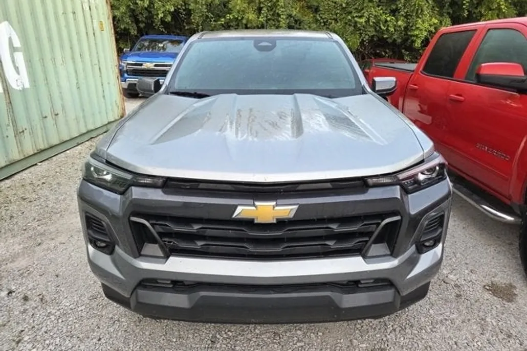2023 Chevrolet Colorado LT photo 1