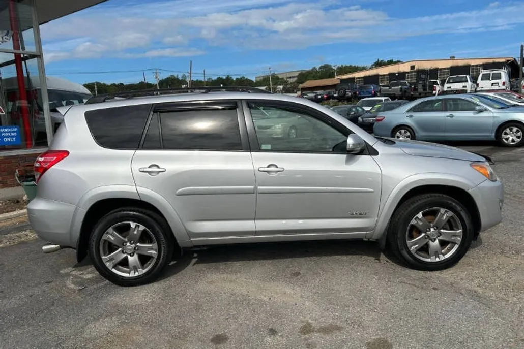 2009 Toyota RAV4 Sport photo 1