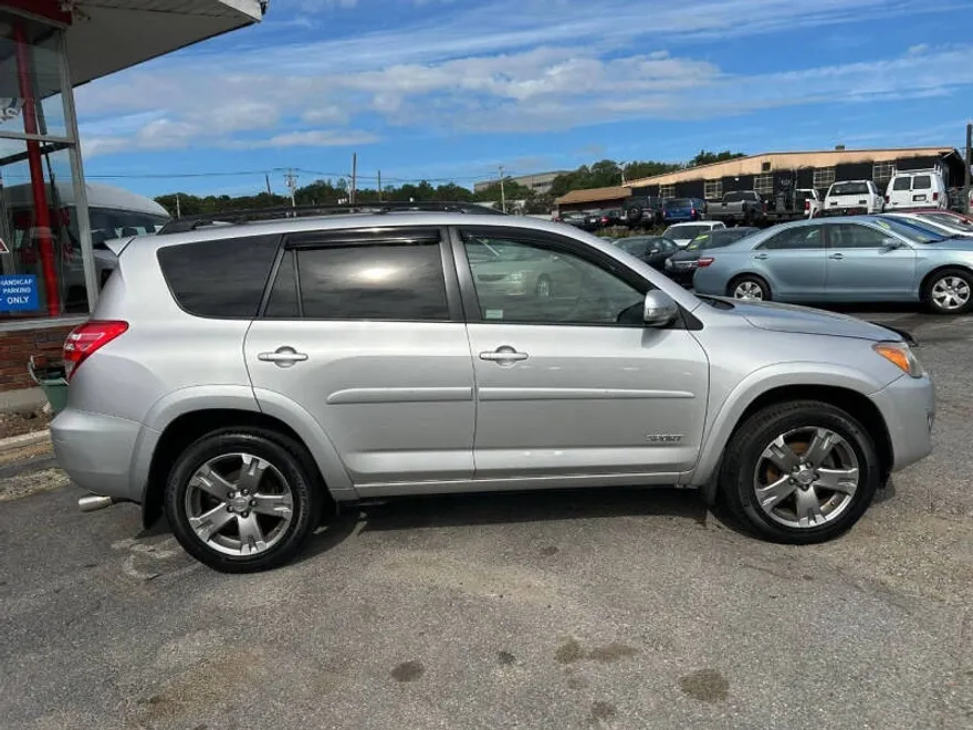 2009 Toyota RAV4 Sport photo 1