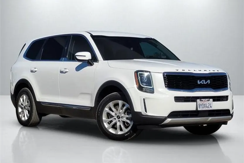 2022 Kia Telluride LX photo 1