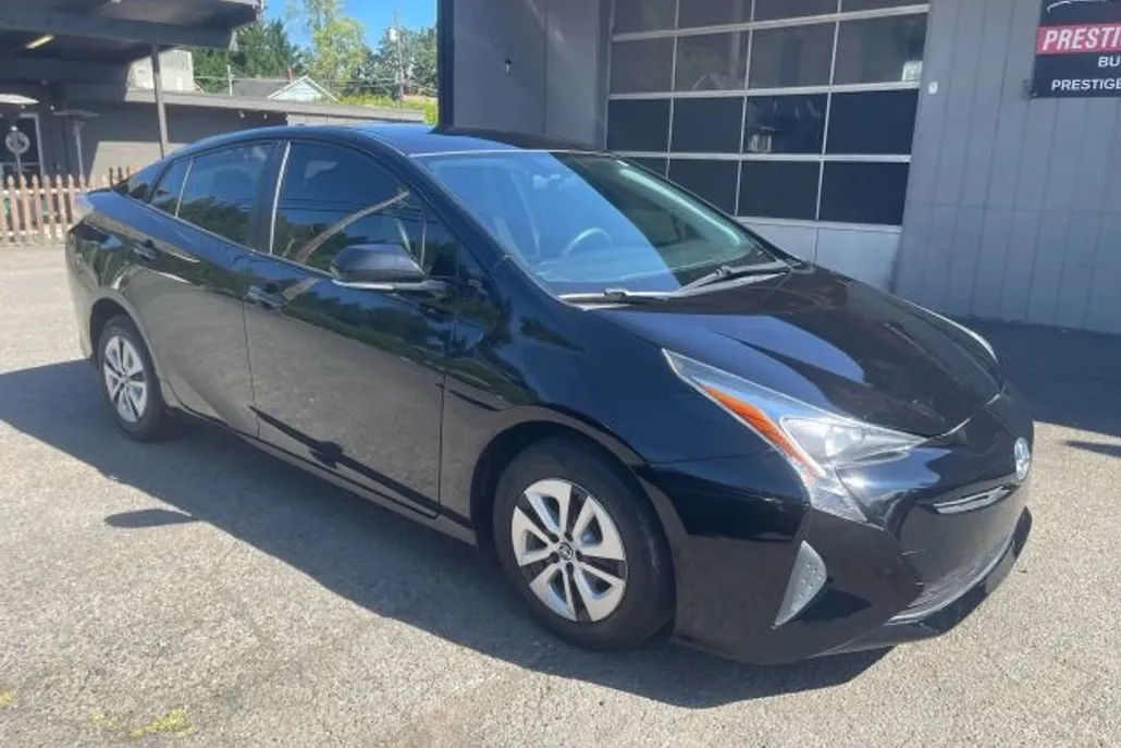 2016 Toyota Prius Two Eco photo 1