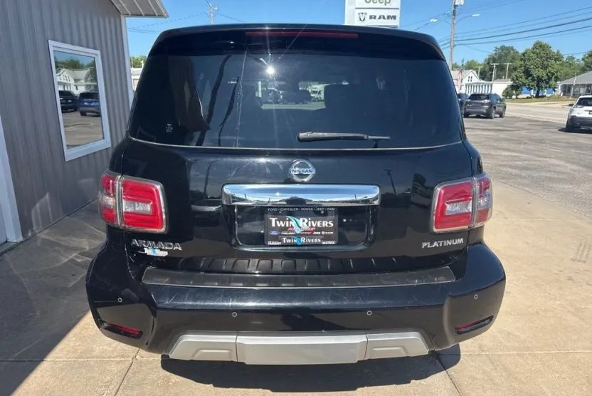 2017 Nissan Armada Platinum photo 1