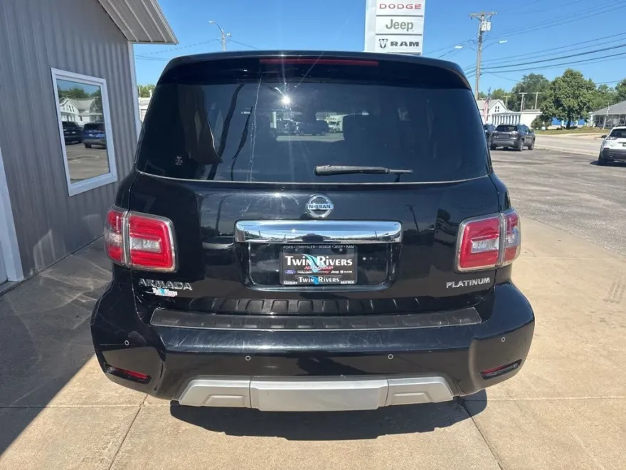 2017 Nissan Armada Platinum photo 1