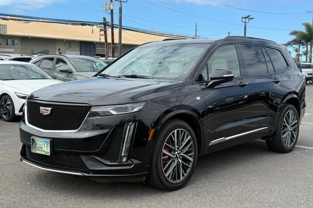 2023 Cadillac XT6 Sport photo 1