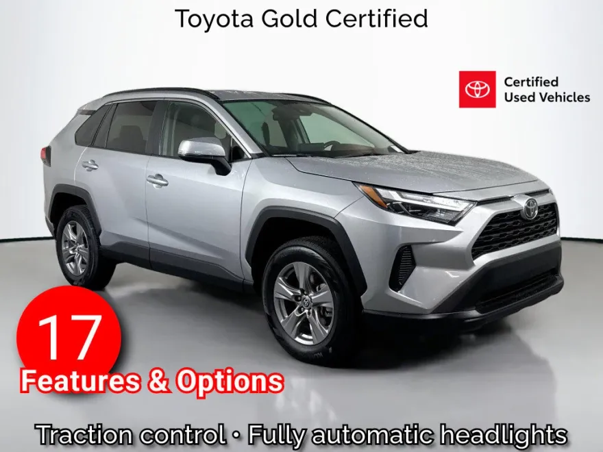 2023 Toyota RAV4 XLE photo 1
