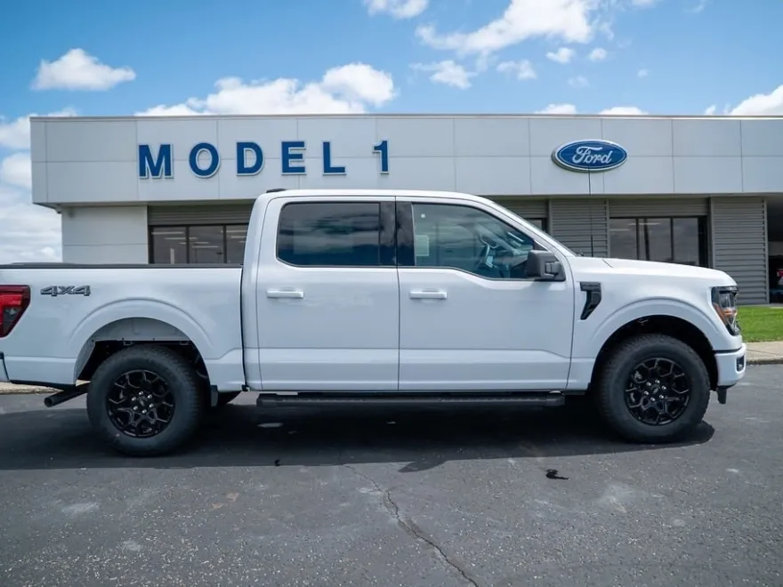 2025 Ford F-150 XLT photo 1