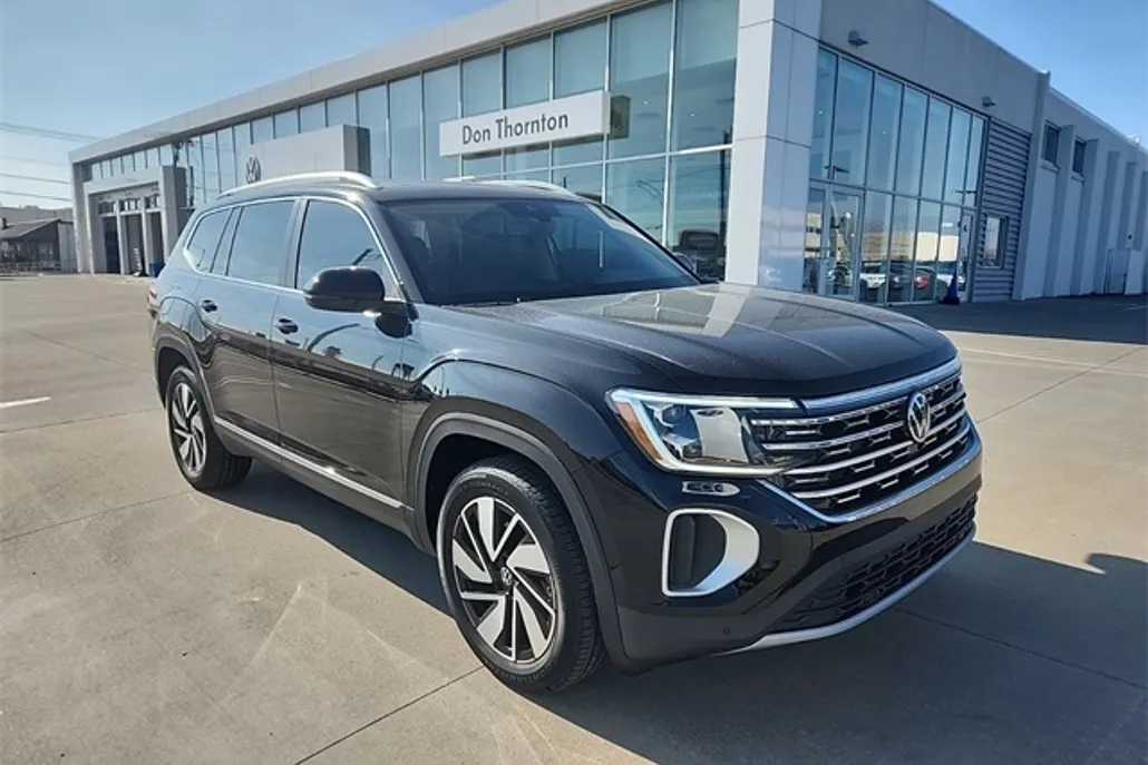 2025 Volkswagen Atlas SEL photo 1