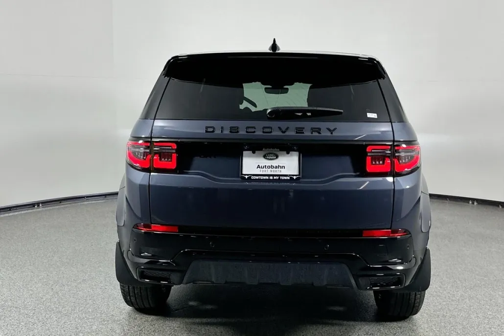 2025 Land Rover Discovery Sport Dynamic SE photo 1