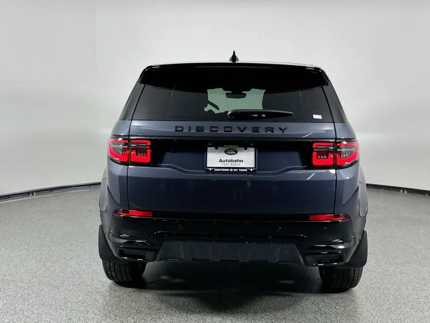 2025 Land Rover Discovery Sport Dynamic SE photo 1
