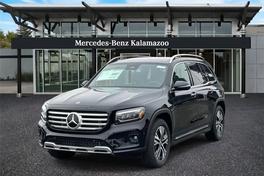 2024 Mercedes Benz GLB 250 4MATIC photo 1
