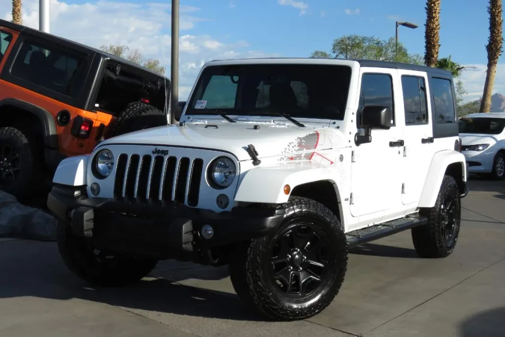 2016 Jeep Wrangler Unlimited Sahara photo 1