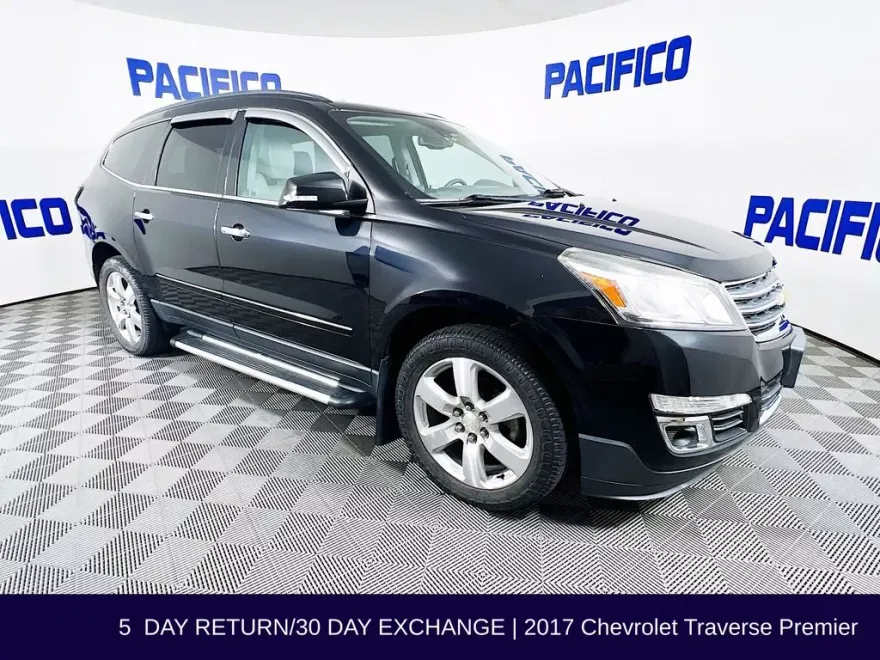 2017 Chevrolet Traverse Premier photo 1
