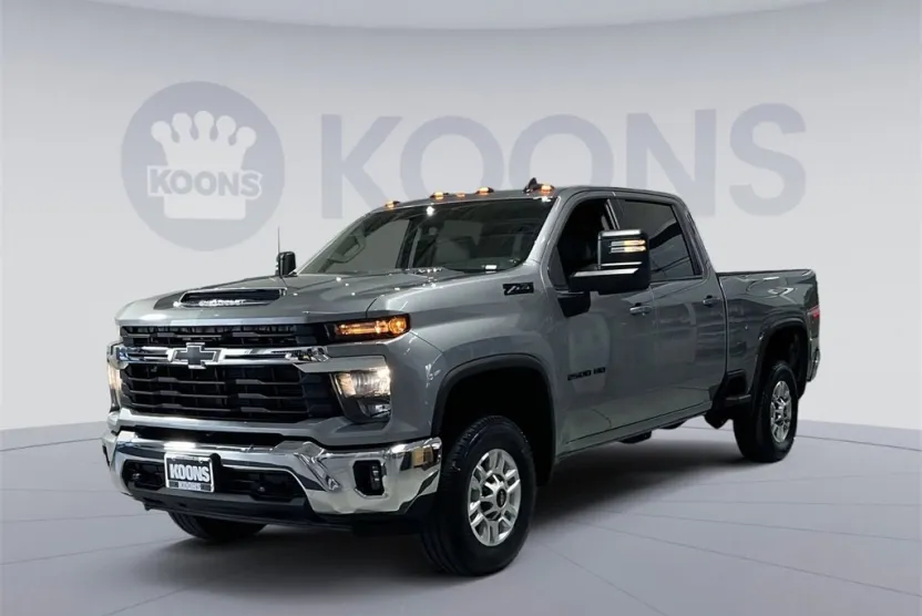 2024 Chevrolet Silverado LT photo 1