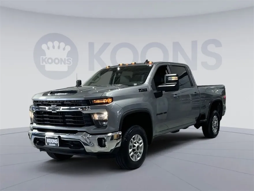 2024 Chevrolet Silverado LT photo 1