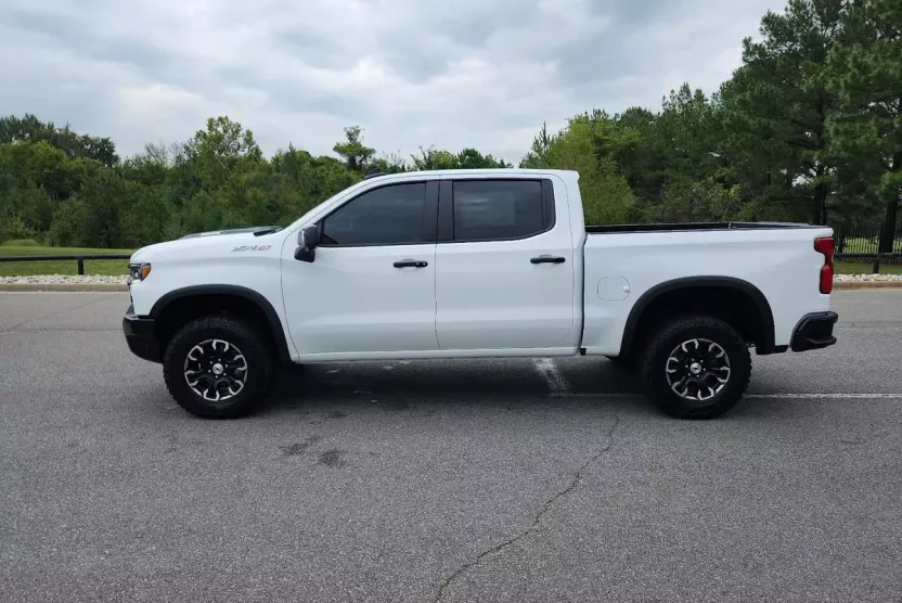 2025 Chevrolet Silverado 1500 ZR2 photo 1