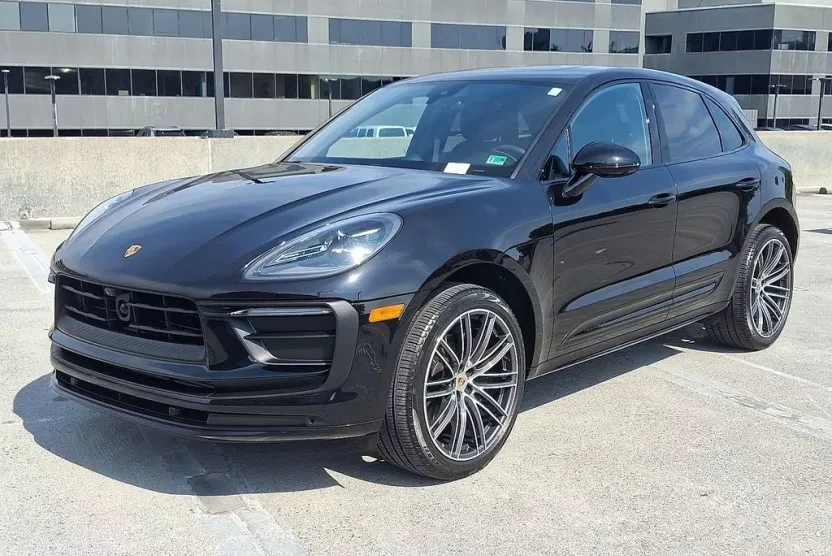 2025 Porsche Macan T photo 1