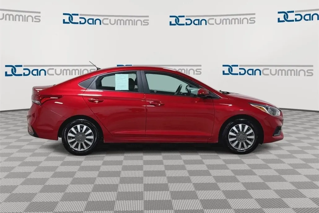 2022 Hyundai Accent SE photo 1