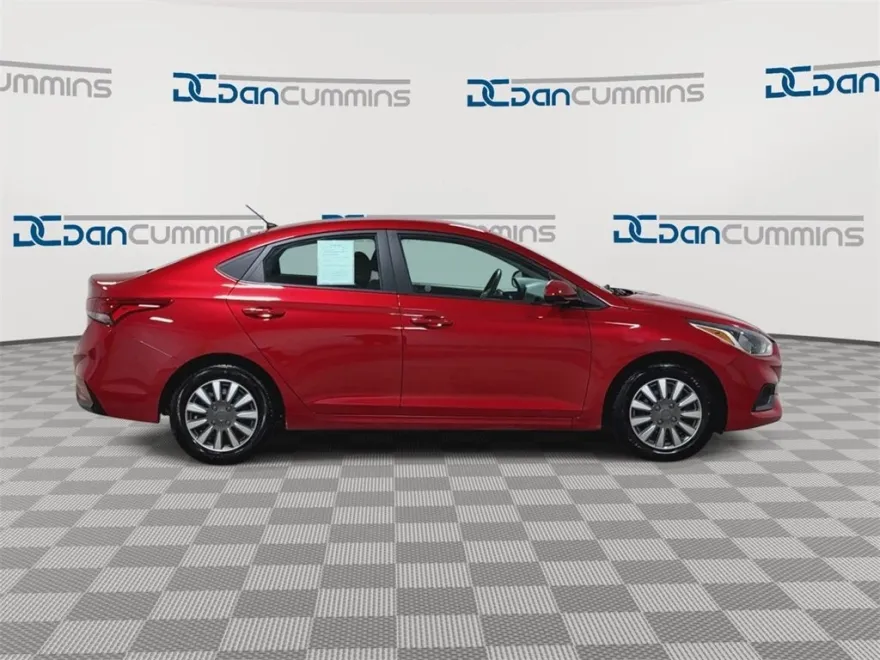 2022 Hyundai Accent SE photo 1