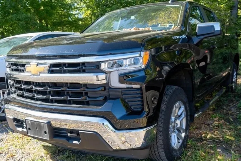 2022 Chevrolet Silverado 1500 LT photo 1