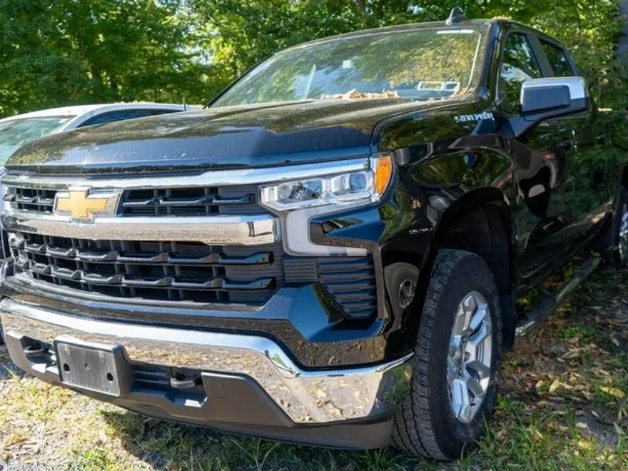 2022 Chevrolet Silverado 1500 LT photo 1