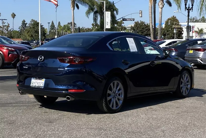 2021 Mazda Mazda3 Preferred photo 1