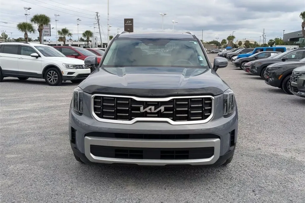 2024 Kia Telluride S photo 1