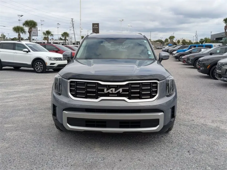 2024 Kia Telluride S photo 1