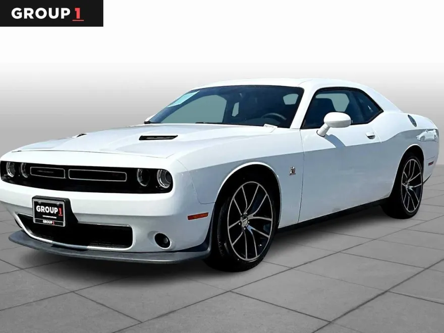 2016 Dodge Challenger R/T Scat Pack photo 1