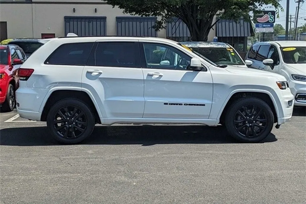 2022 Jeep Cherokee Laredo X photo 1